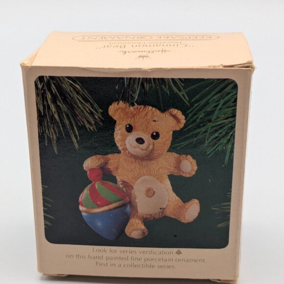 Hallmark Keepsake Cinnamon Bear 1983, 1st in Series, Vintage Porcelain Ornament - Picture 8 of 11